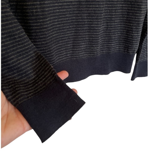 Ann Taylor Loft wool blend sweater. Navy and grey size M EUC D-8 - Picture 3 of 7